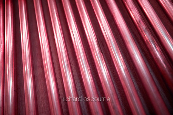 V5BG25  Red