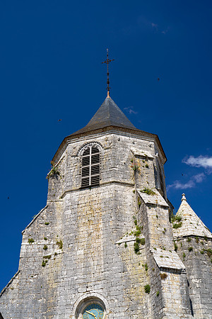 V19C22  Church Tower, Issigeac, Dordogne, South of France