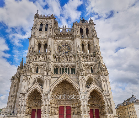 V19AR9  Amiens Cathedral, (Basilique Cathédrale Notre-Dame d'Amiens), France