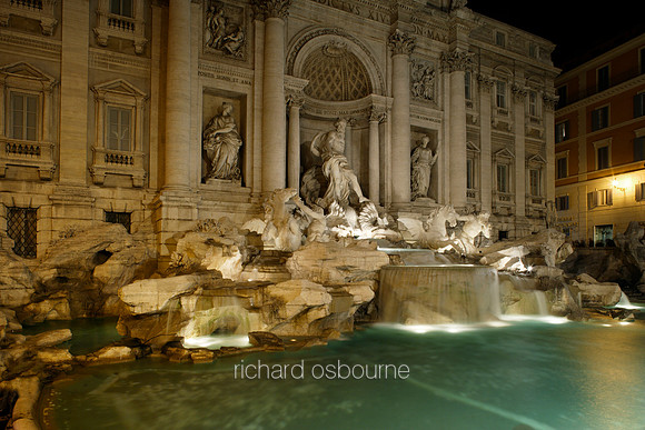 V1R10 Trevi Fountain, Rome