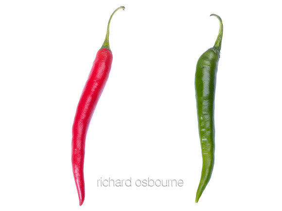 V8FD4  Red and Green Chillis