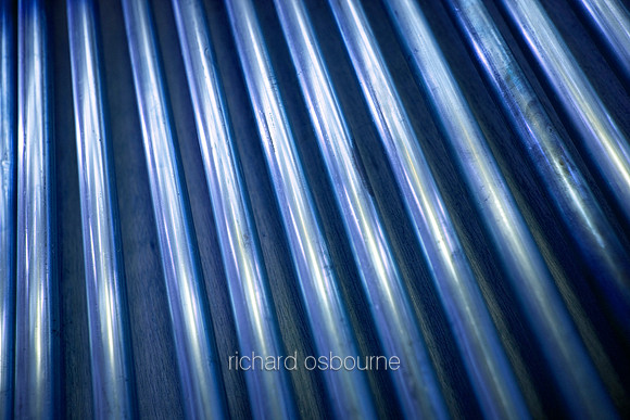 V5BG20  Blue