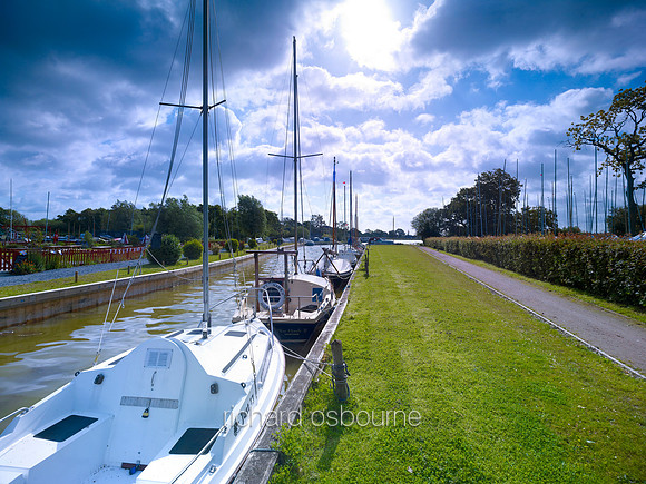 V6N52  Hickling Broad, Norfolk Broads, Norfolk, UK