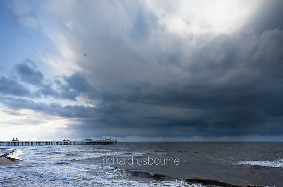 V4L16  Storm Approaching Blackpool Pier