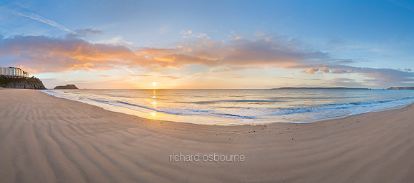 P2S16  Dawn, Tenby, Pembrokeshire, Wales, UK