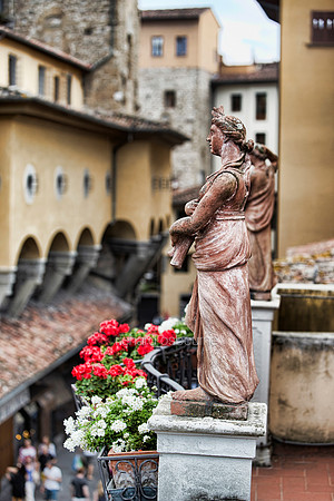 V8C65  On the Ponte Vecchio, Florence, Italy