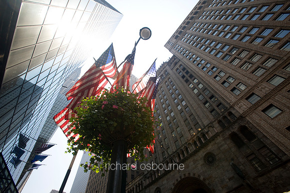 V4NY23   American Flags Outside Grand Central Station, New York City, USA
