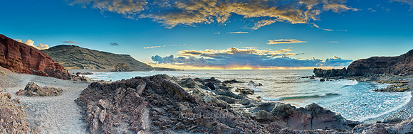P5S5  El Golfo Beach, Lanzarote, Canary Islands