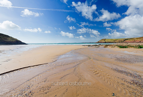 V5L4  Manorbier Beach, Pembrokeshire, Wales, UK