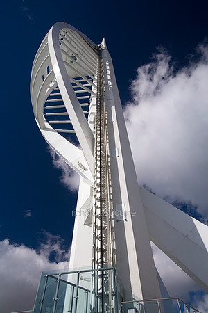 V5AR19  Spinnaker Tower, Portsmouth, Hampshire, England, UK