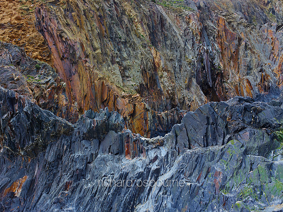 V8D24  Rocks, Traeth Llyfn Beach, Pembrokeshire, Wales, UK