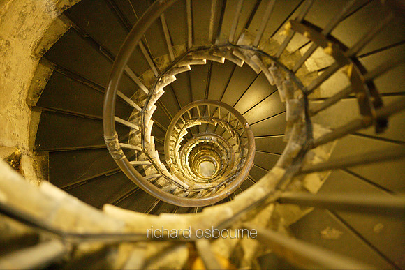 L1AR35 Spiral Staircase, The Monument, London