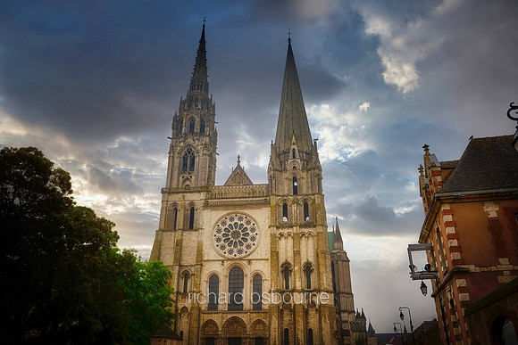 V19AR21  Chartres Cathedral, (Cathédrale Notre-Dame de Chartres), France
