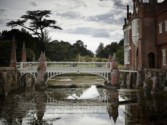 V8G6  Helmingham Hall, Suffolk, UK