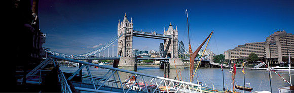 V1P18 Tower Bridge, London